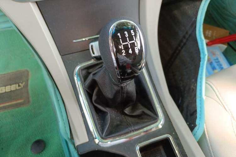 Used Geely Auto Emgrand 2014 Hatchback 1.5L Manual Fashion Edition Gear Lever
