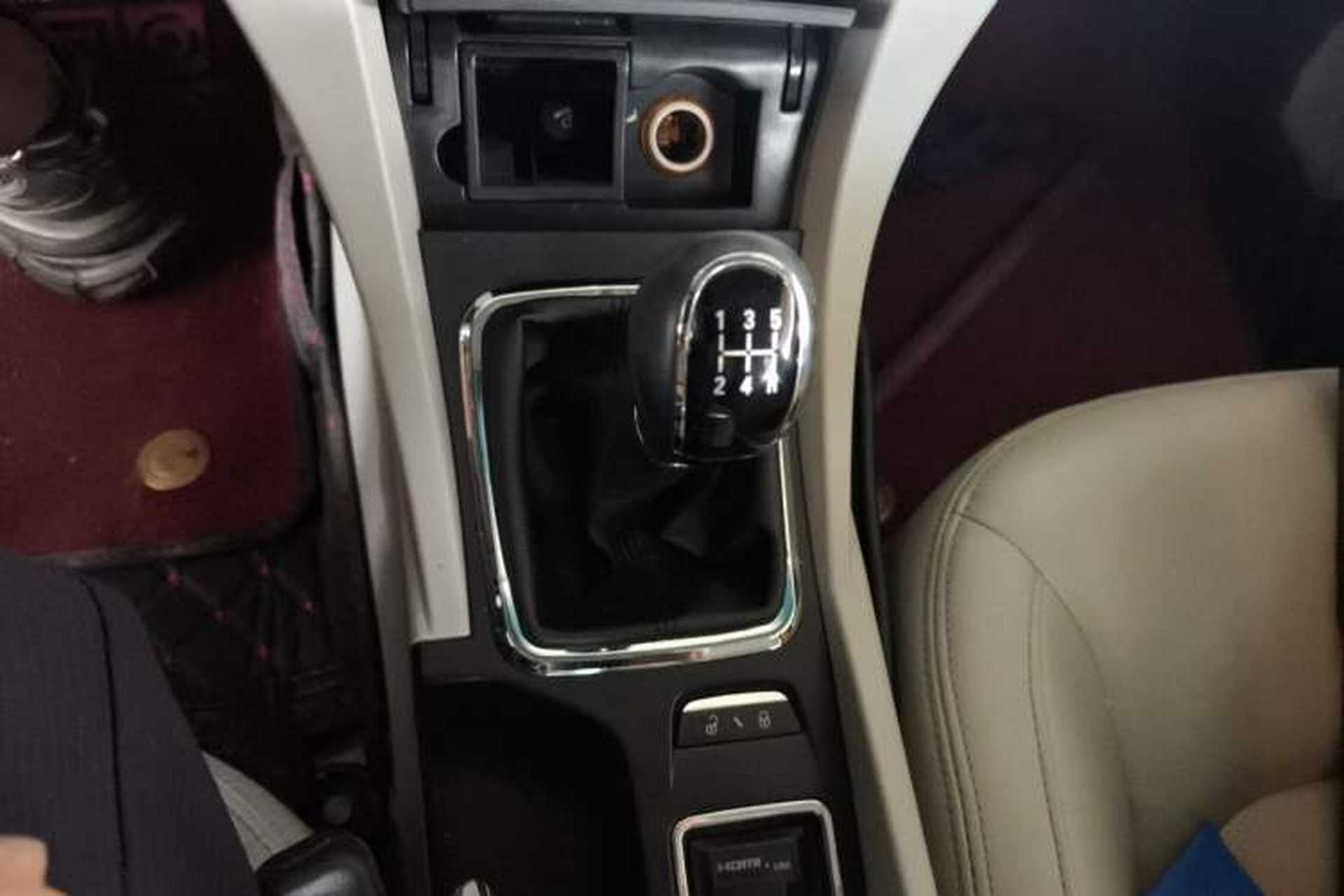 Used Geely Auto Emgrand 2014 Sedan 1.5L Manual Elite Model Gear Lever