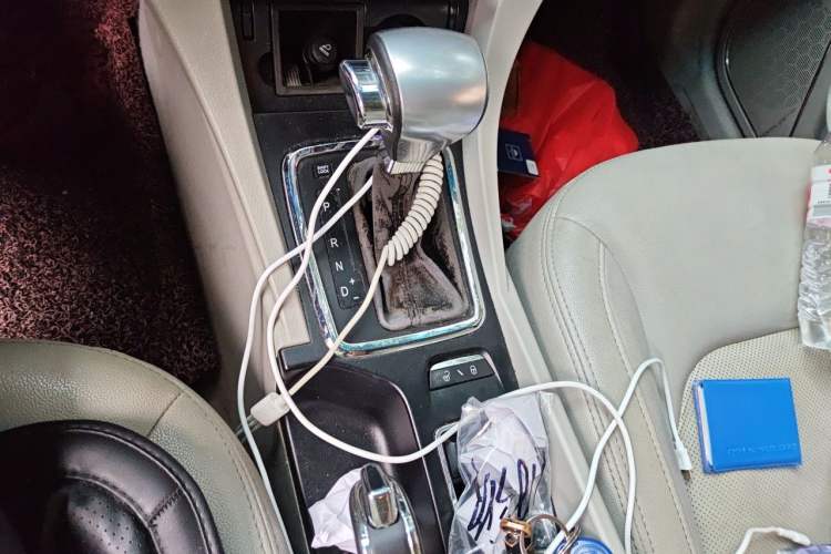 Used Geely Auto Emgrand 2014 Sedan 1.3T CVT Prestige Model Gear Lever