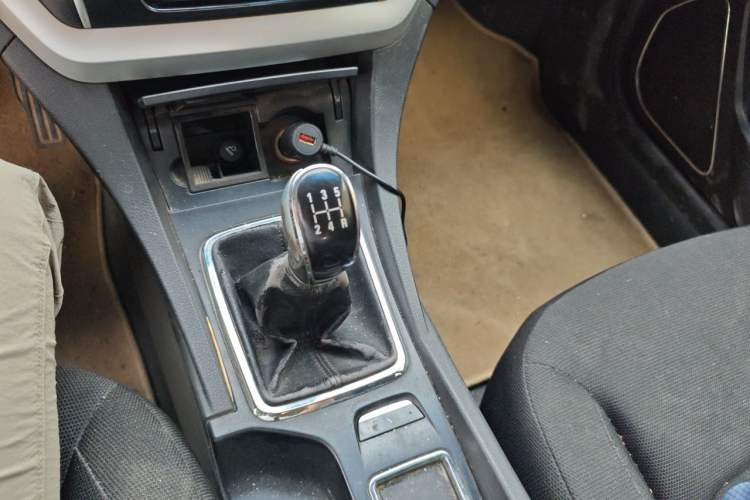 Used Geely Auto Emgrand 2014 Hatchback 1.5L Manual Fashion Edition Gear Lever