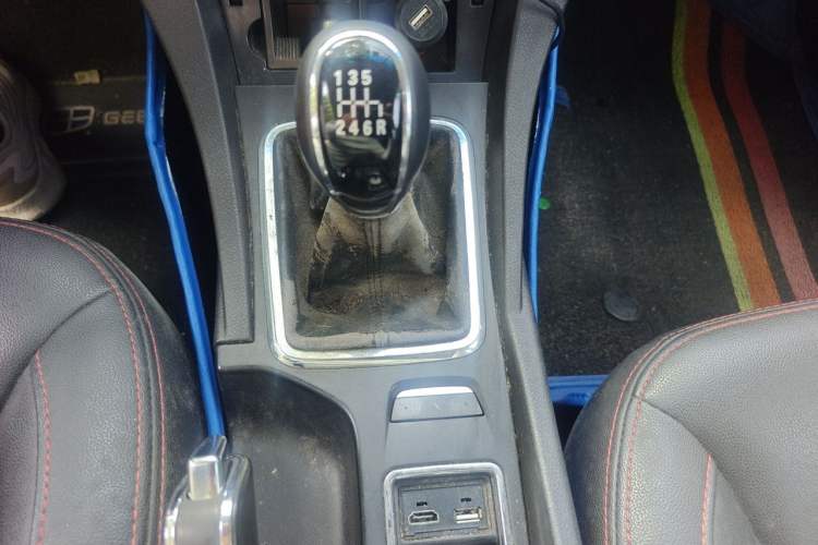 Used Geely Auto Emgrand 2014 Sedan 1.3T Manual Elite Model Gear Lever