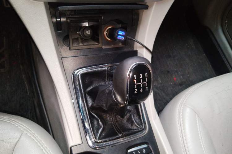 Used Geely Auto Emgrand 2014 Sedan 1.5L Manual Fashion Edition Gear Lever