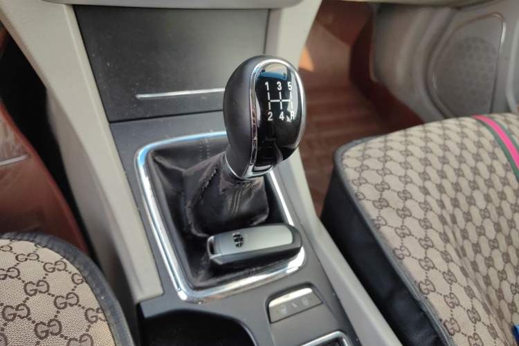 Used Geely Auto Emgrand 2014 Sedan 1.5L Manual Fashion Edition Gear Lever