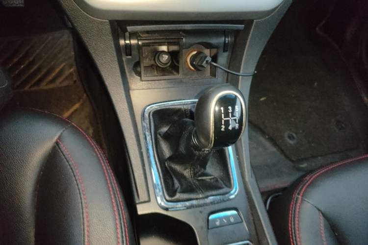 Used Geely Auto Emgrand 2014 Sedan 1.5L Manual Elite Model Gear Lever