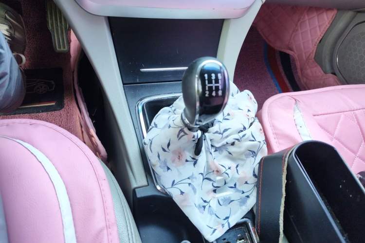 Used Geely Auto Emgrand 2014 Sedan 1.5L Manual Elite Model Gear Lever