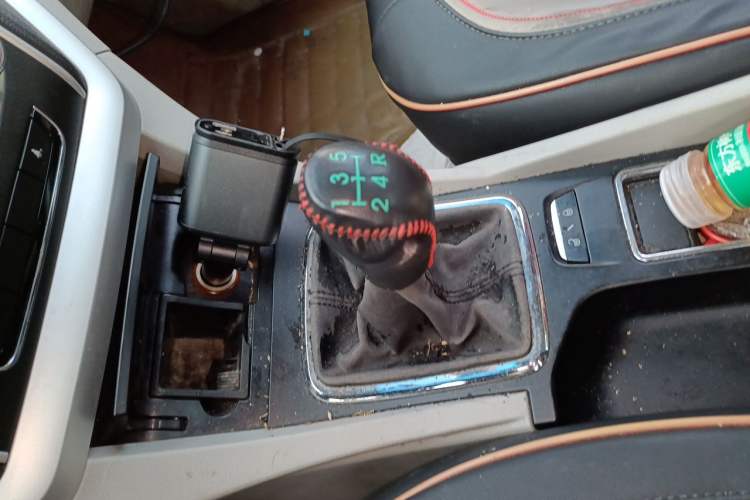 Used Geely Auto Emgrand 2014 Sedan 1.5L Manual Fashion Edition Gear Lever