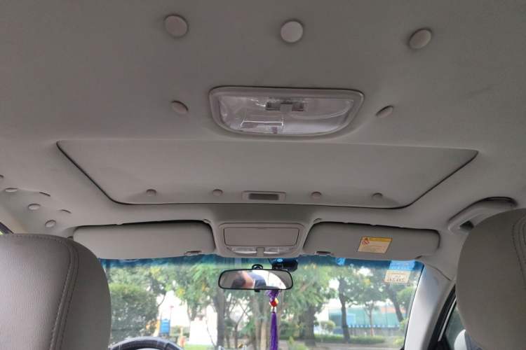 Used Geely Auto Emgrand 2014 Sedan 1.5L CVT Elite Model Headliner