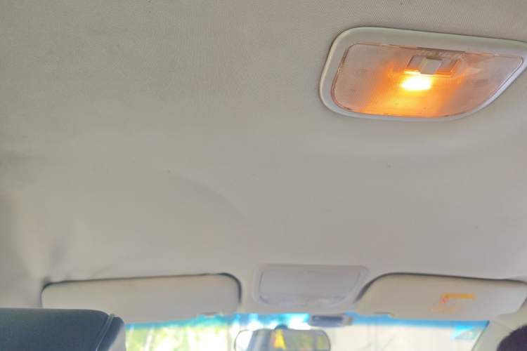Used Geely Auto Emgrand 2014 Sedan 1.5L Manual Fashion Edition Headliner