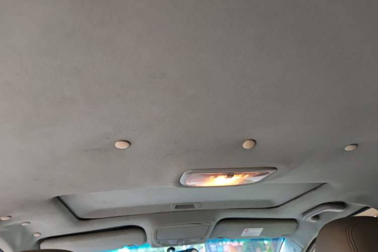 Used Geely Auto Emgrand 2014 Sedan 1.3T CVT Prestige Model Headliner