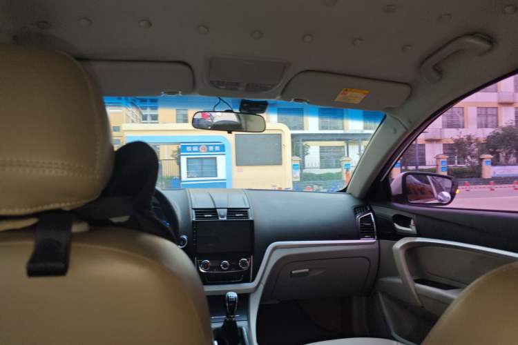 Used Geely Auto Emgrand 2014 Sedan 1.5L Manual Fashion Edition Headliner