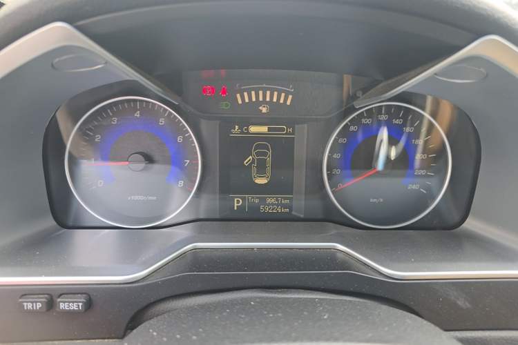 Used Geely Auto Emgrand 2014 Sedan 1.3T CVT Prestige Model Instrument Cluster