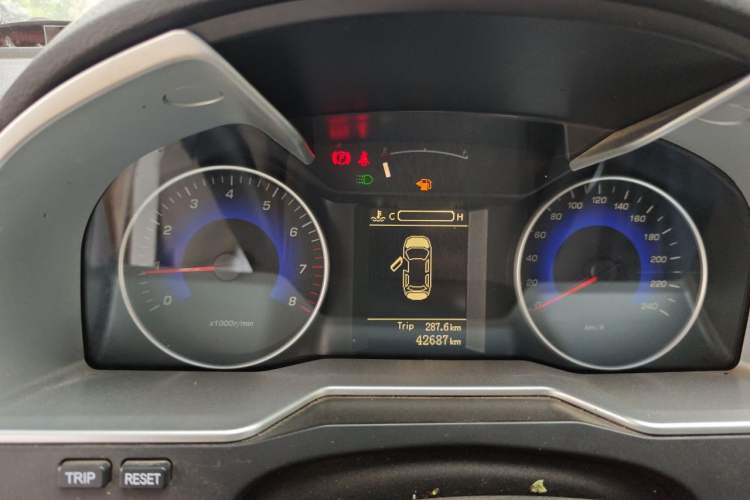 Used Geely Auto Emgrand 2014 Hatchback 1.5L Manual Fashion Edition Instrument Cluster