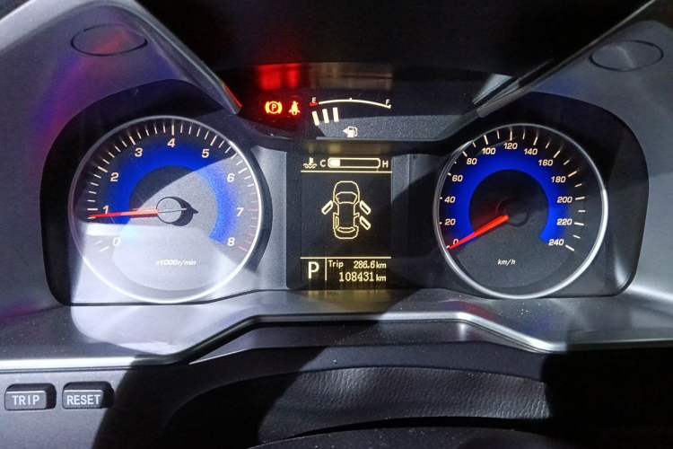 Used Geely Auto Emgrand 2014 Sedan 1.3T CVT Prestige Model Instrument Cluster