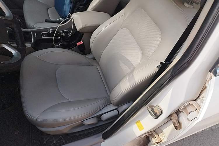 Used Geely Auto Emgrand 2014 Sedan 1.5L Manual Elite Model Left Front Seat
