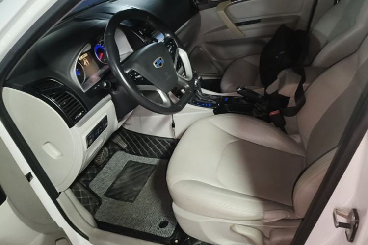 Used Geely Auto Emgrand 2014 Sedan 1.3T CVT Elite Model Left Front Seat