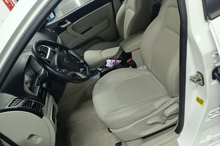 Used Geely Auto Emgrand 2014 Sedan 1.5L CVT Elite Model Left Front Seat