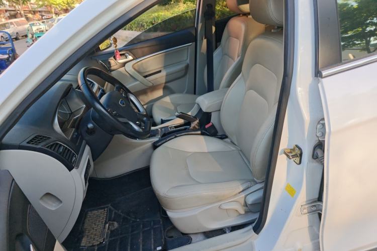 Used Geely Auto Emgrand 2014 Sedan 1.3T CVT Elite Model Left Front Seat