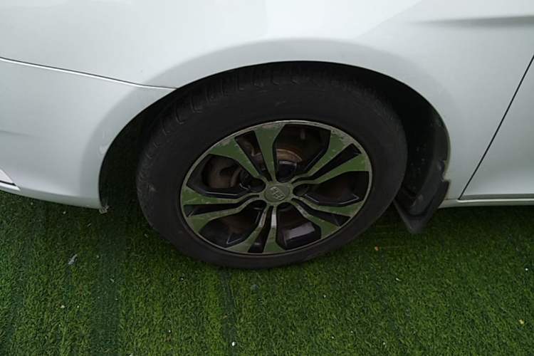 Used Geely Auto Emgrand 2014 Hatchback 1.5L Manual Elite Model Left Front Wheel Hub