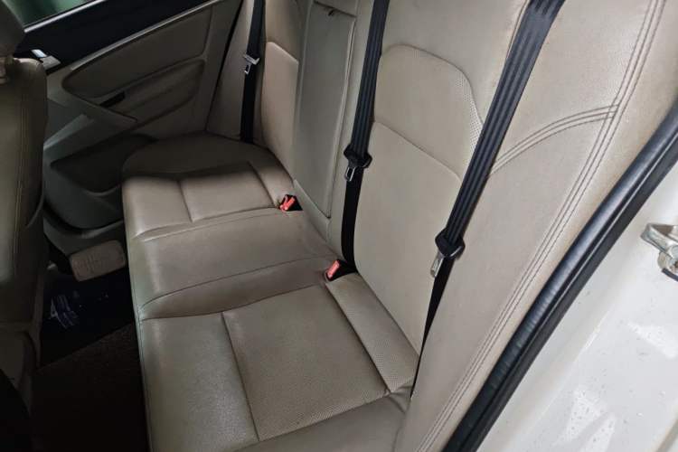 Used Geely Auto Emgrand 2014 Sedan 1.3T CVT Prestige Model Left Rear Seat