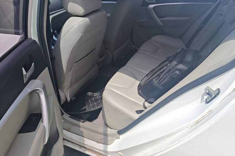 Used Geely Auto Emgrand 2014 Sedan 1.5L CVT Elite Model Left Rear Seat