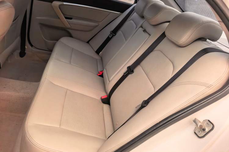 Used Geely Auto Emgrand 2014 Sedan 1.5L CVT Elite Model Left Rear Seat