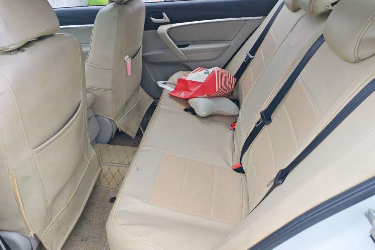Used Geely Auto Emgrand 2014 Sedan 1.3T Manual Luxury Model Left Rear Seat