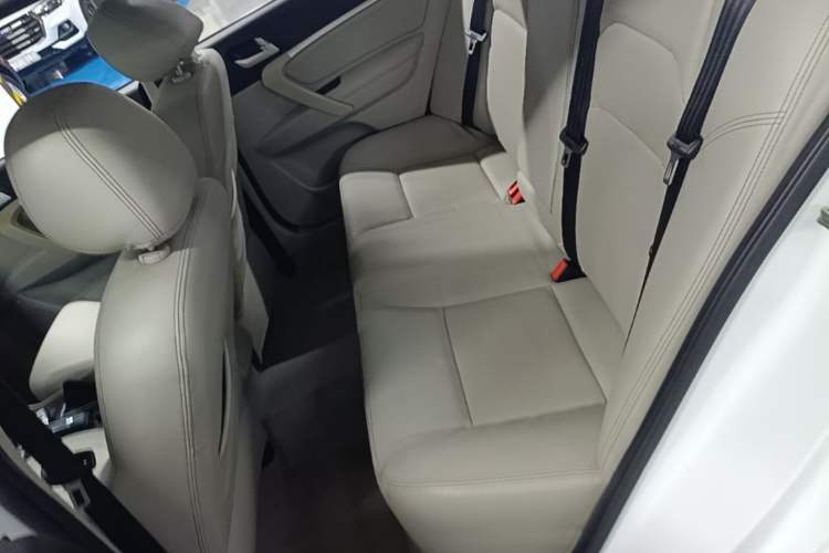 Used Geely Auto Emgrand 2014 Sedan 1.5L CVT Elite Model Left Rear Seat