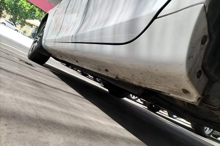 Used Geely Auto Emgrand 2014 Hatchback 1.5L Manual Elite Model Left Side Sill