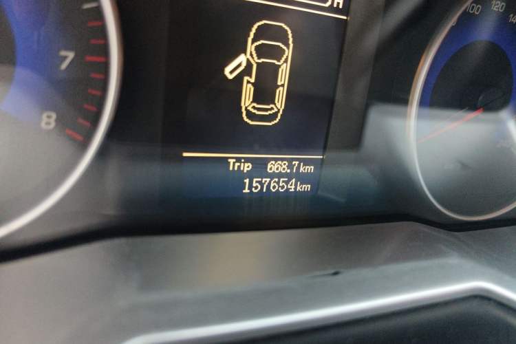 Used Geely Auto Emgrand 2014 Hatchback 1.5L Manual Elite Model Odometer Close Up