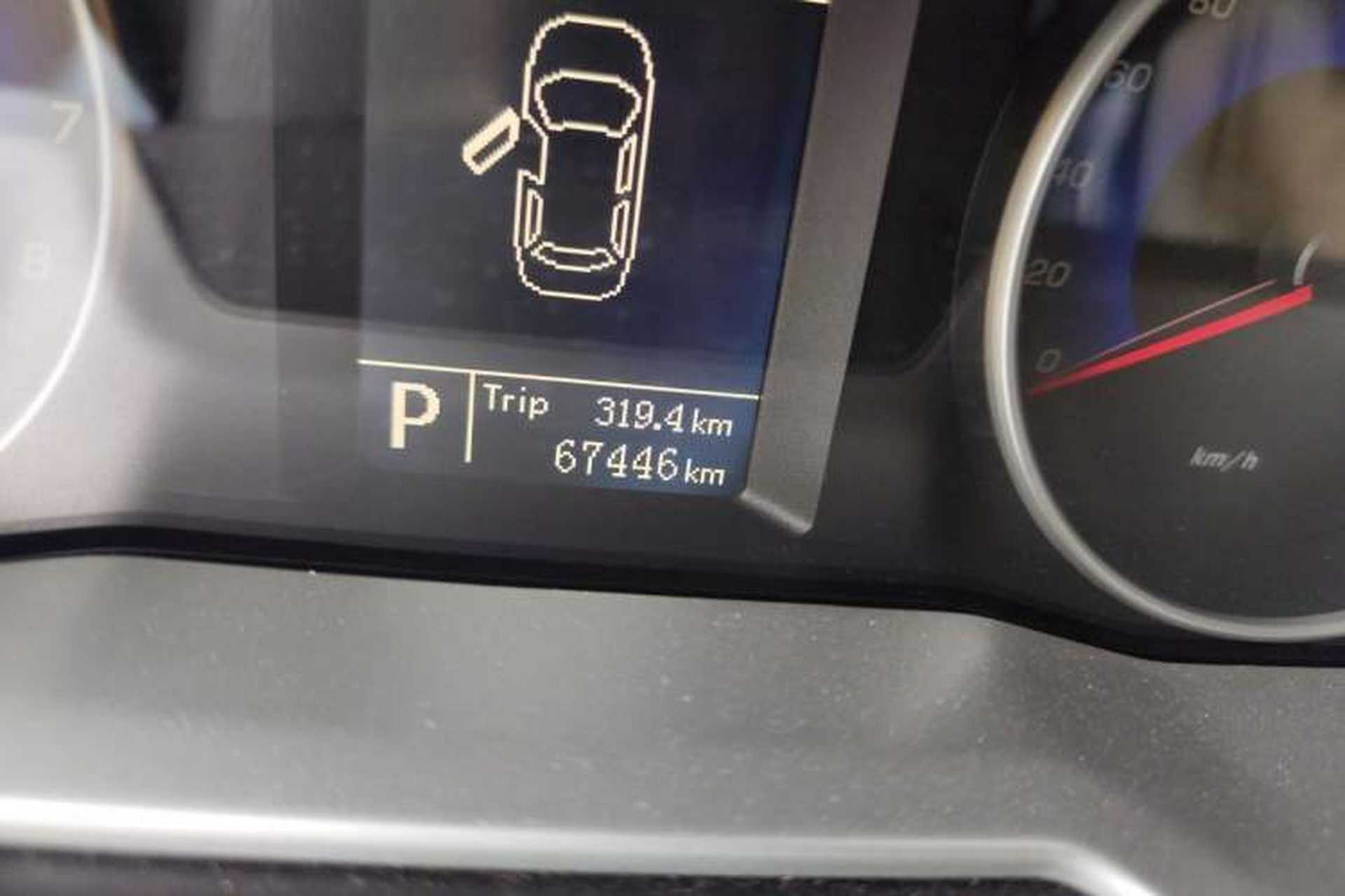 Used Geely Auto Emgrand 2014 Sedan 1.5L CVT Elite Model Odometer Close Up