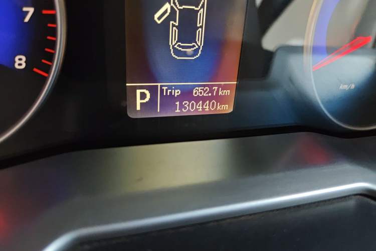 Used Geely Auto Emgrand 2014 Sedan 1.3T CVT Prestige Model Odometer Close Up