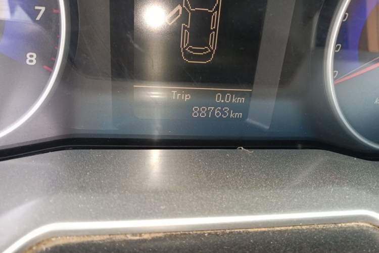 Used Geely Auto Emgrand 2014 Sedan 1.3T Manual Elite Model Odometer Close Up