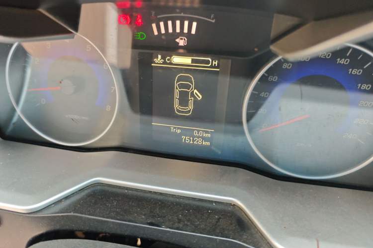 Used Geely Auto Emgrand 2014 Sedan 1.5L Manual Elite Model Odometer Close Up
