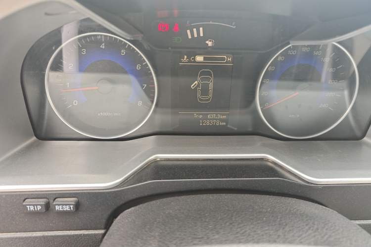Used Geely Auto Emgrand 2014 Sedan 1.5L Manual Elite Model Odometer Close Up