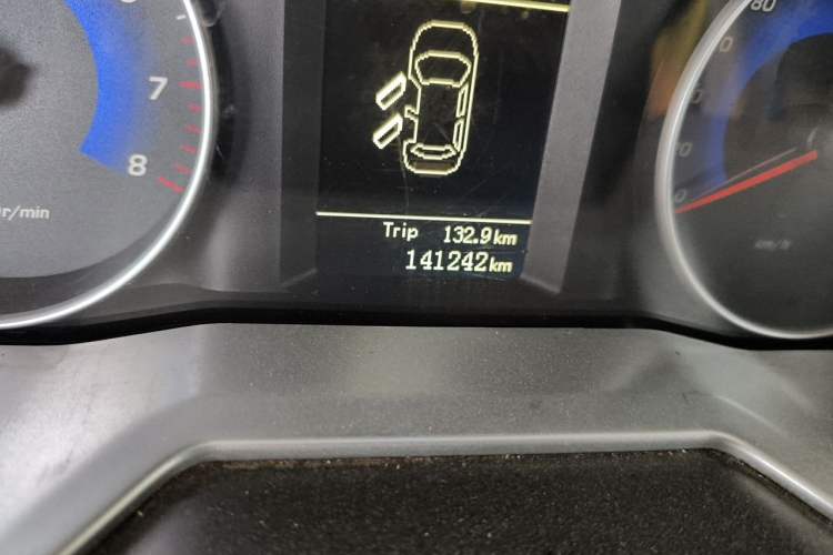 Used Geely Auto Emgrand 2014 Sedan 1.5L Manual Fashion Edition Odometer Close Up