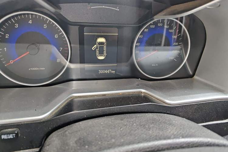 Used Geely Auto Emgrand 2014 Sedan 1.5L Manual Elite Model Odometer Close Up