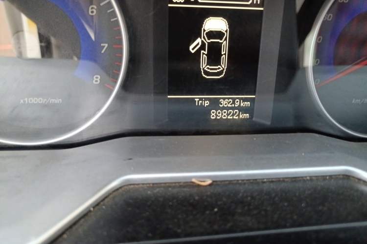 Used Geely Auto Emgrand 2014 Sedan 1.5L Manual Fashion Edition Odometer Close Up