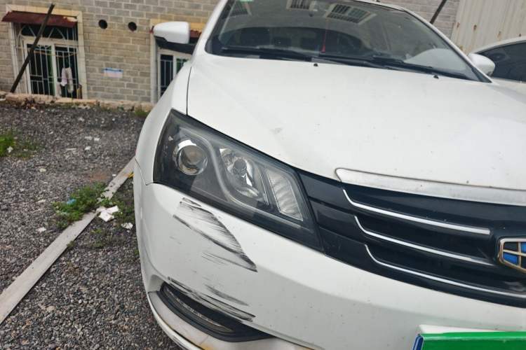 Used Geely Auto Emgrand 2014 Hatchback 1.5L Manual Elite Model Right Front Headlight