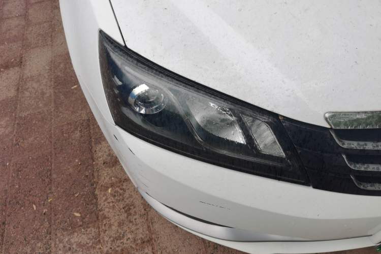 Used Geely Auto Emgrand 2014 Hatchback 1.5L Manual Fashion Edition Right Front Headlight