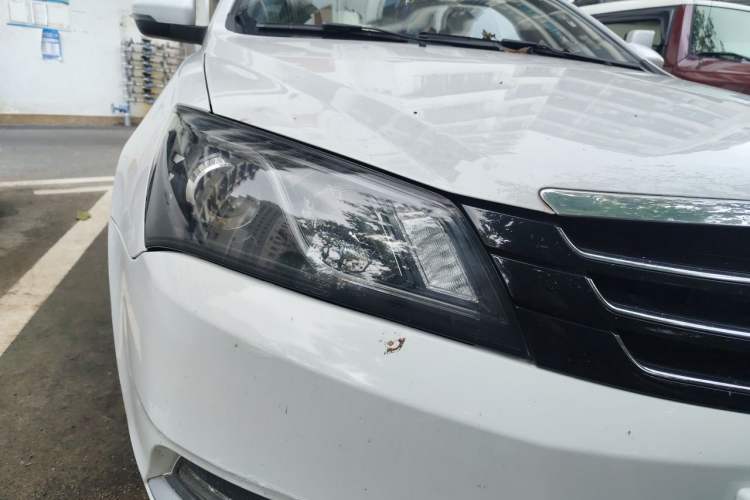 Used Geely Auto Emgrand 2014 Sedan 1.5L CVT Elite Model Right Front Headlight
