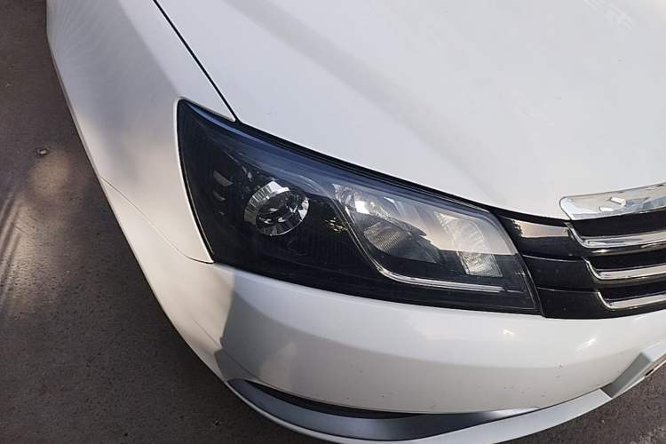 Used Geely Auto Emgrand 2014 Sedan 1.5L Manual Elite Model Right Front Headlight