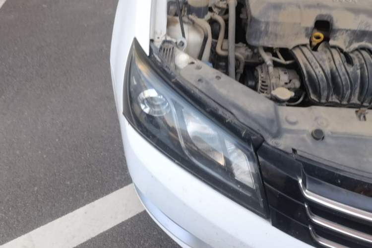 Used Geely Auto Emgrand 2014 Sedan 1.5L Manual Elite Model Right Front Headlight