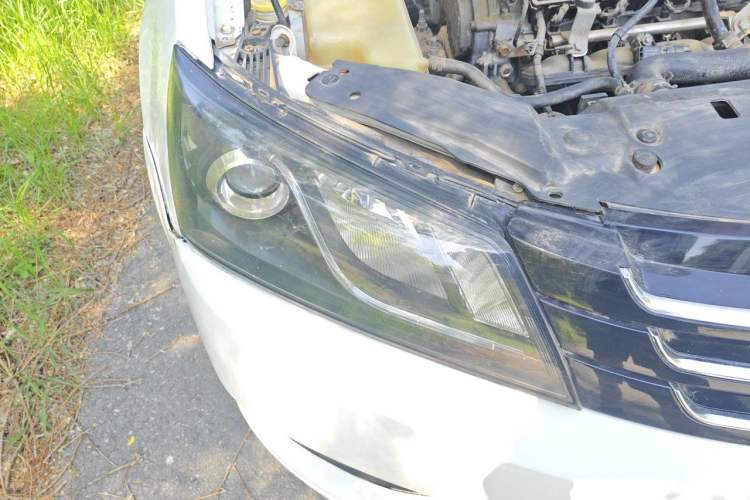 Used Geely Auto Emgrand 2014 Sedan 1.3T Manual Elite Model Right Front Headlight