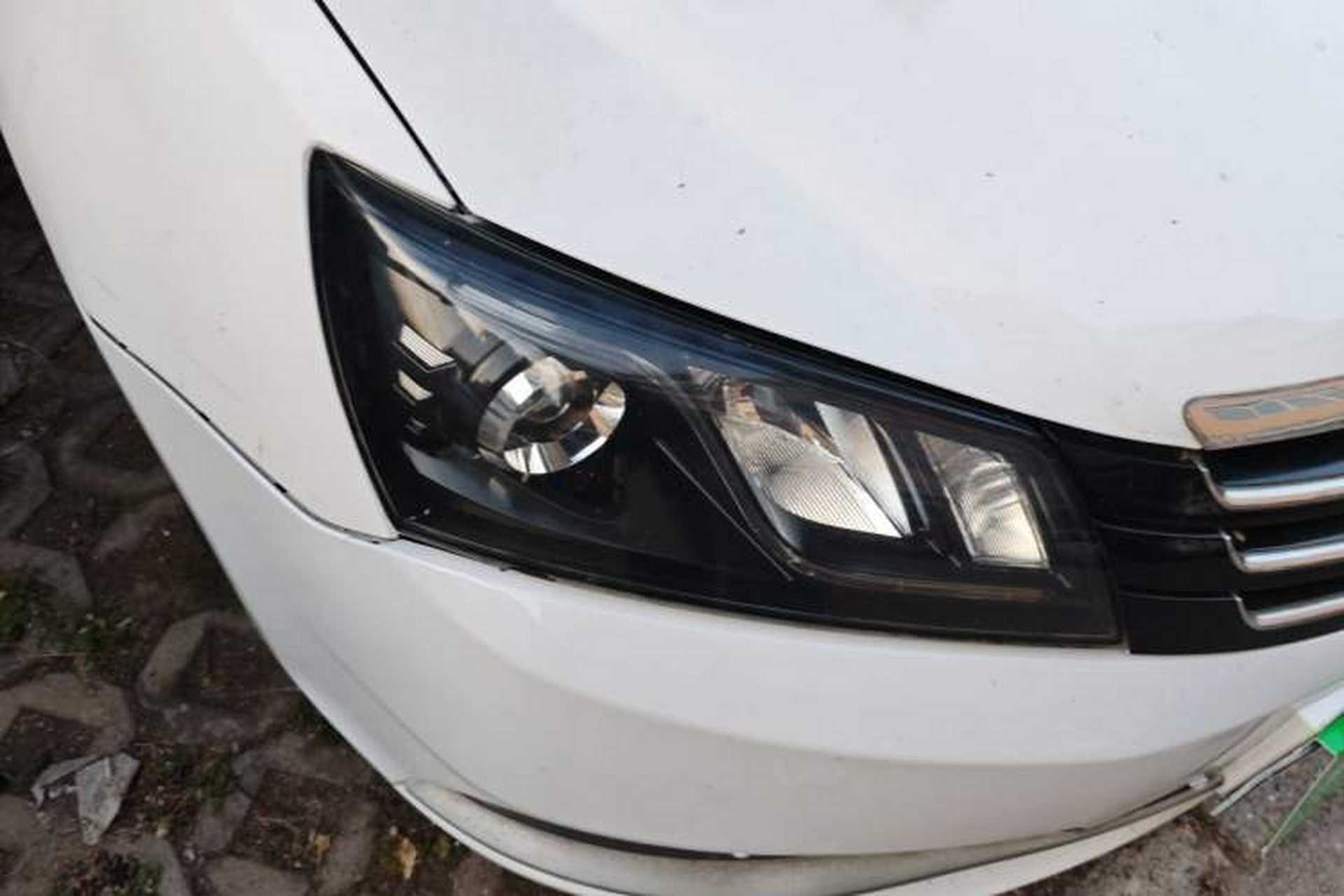 Used Geely Auto Emgrand 2014 Sedan 1.5L CVT Elite Model Right Front Headlight
