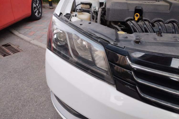 Used Geely Auto Emgrand 2014 Hatchback 1.5L Manual Elite Model Right Front Headlight