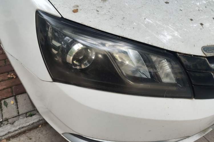 Used Geely Auto Emgrand 2014 Sedan 1.5L Manual Elite Model Right Front Headlight