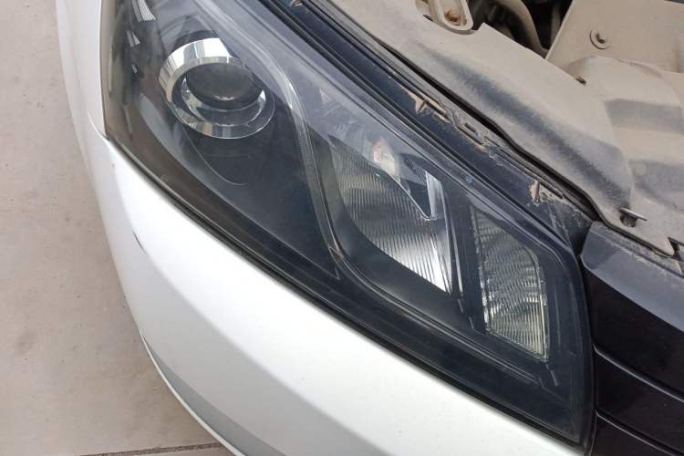 Used Geely Auto Emgrand 2014 Sedan 1.3T Manual Elite Model Right Front Headlight