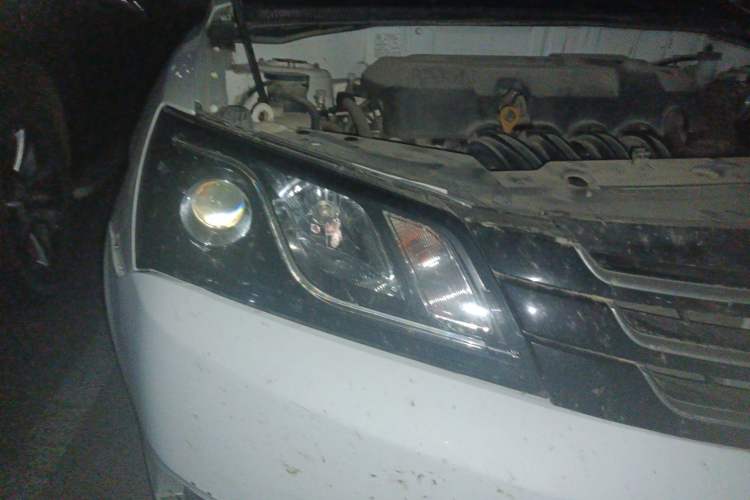 Used Geely Auto Emgrand 2014 Sedan 1.5L Manual Fashion Edition Right Front Headlight