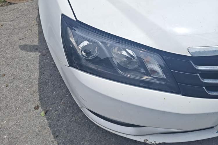 Used Geely Auto Emgrand 2014 Sedan 1.5L CVT Elite Model Right Front Headlight