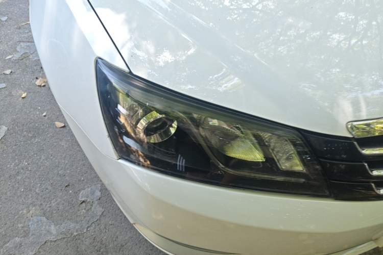 Used Geely Auto Emgrand 2014 Sedan 1.5L Manual Elite Model Right Front Headlight